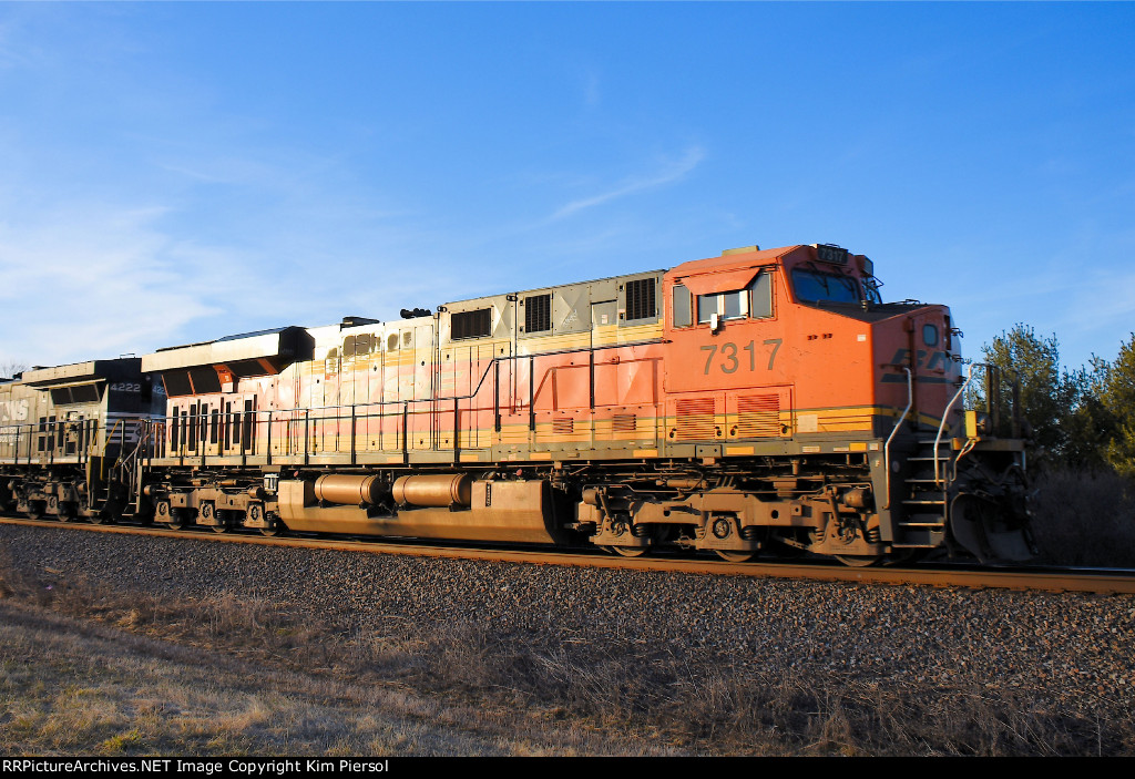 BNSF 7317 Pusher